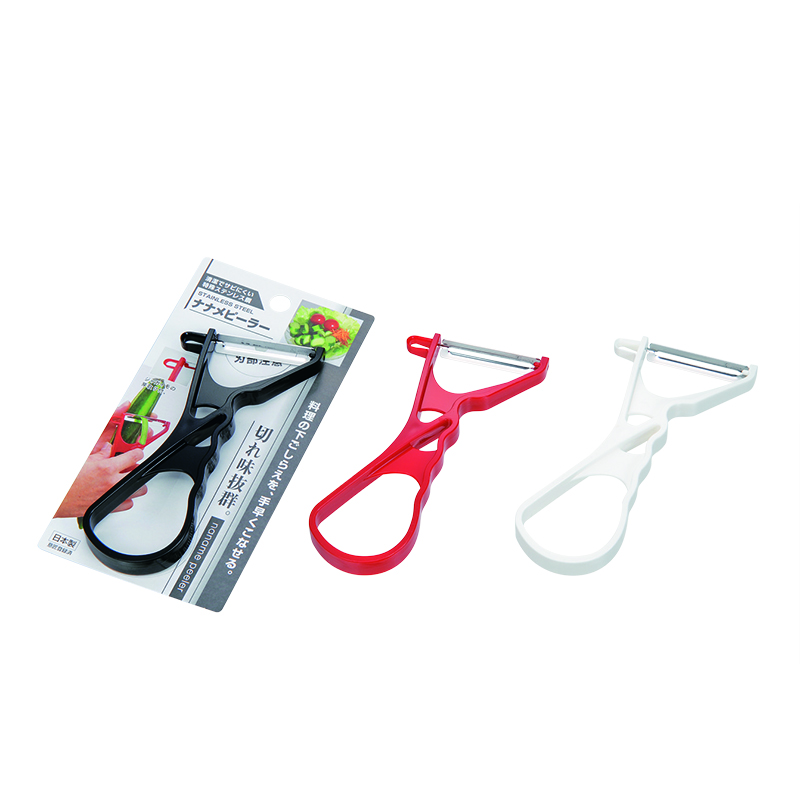 ナナメピーラー