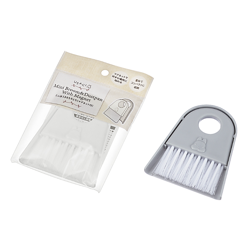 ＵＳＡＧＩ ミニほうき＆ちりとり
(マグネット付)